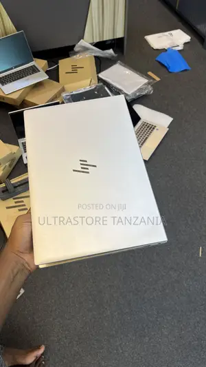 New Laptop HP EliteBook 845 G8 8GB AMD Ryzen 5 SSD 256GB