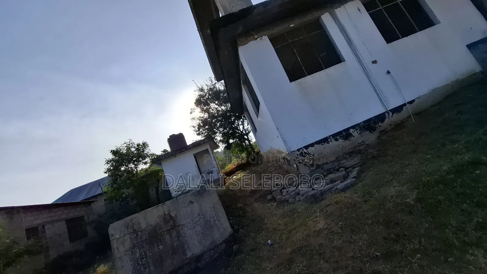 5bdrm Bungalow in Ubungo Makoka, Kinondoni for sale