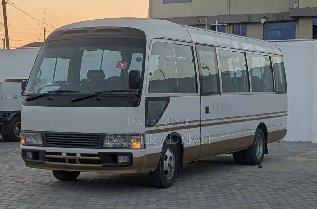 Toyota Coaster 1998 White
