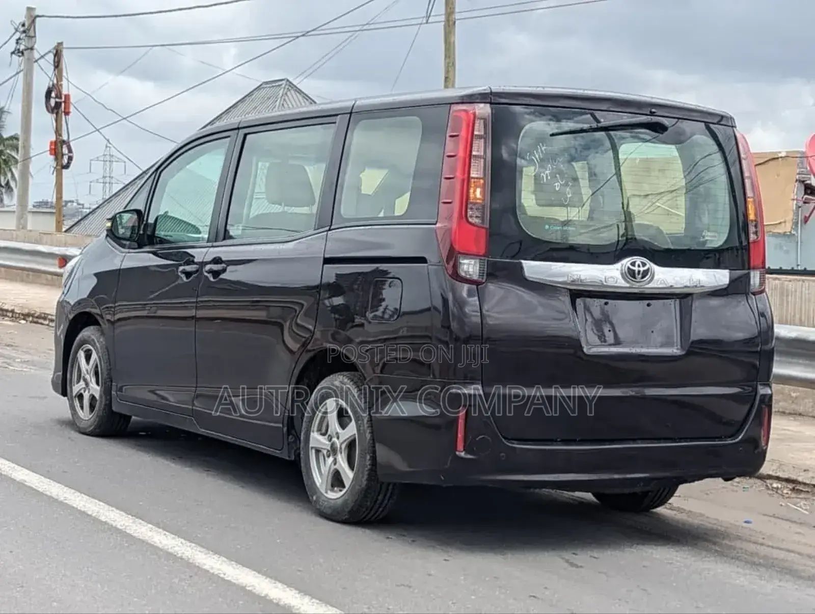 Toyota Noah 2016 Black