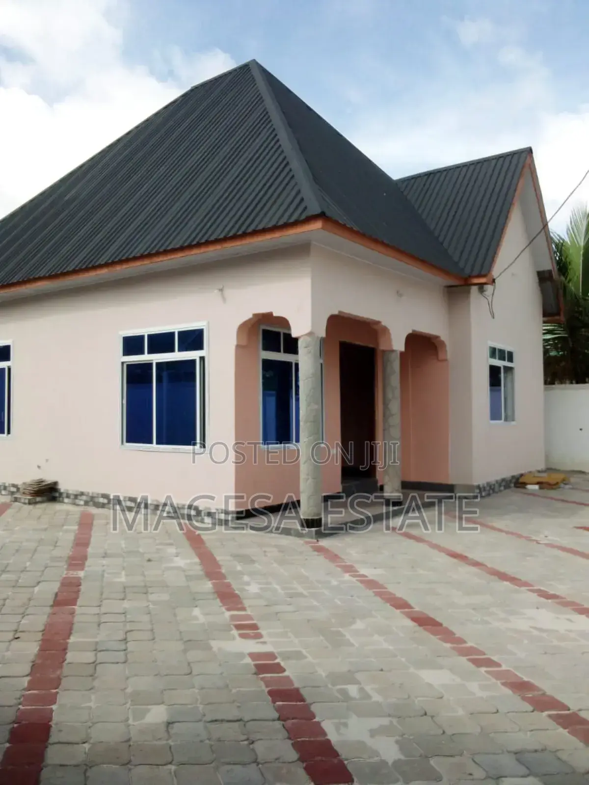 3bdrm House in Kigamboni, Kibada for sale