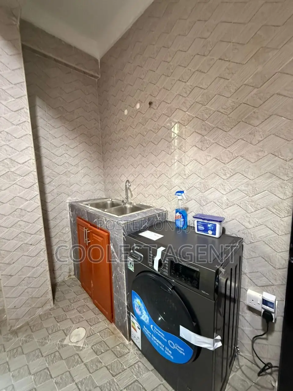 Furnished 3bdrm Apartment in Coolest Estate for rent