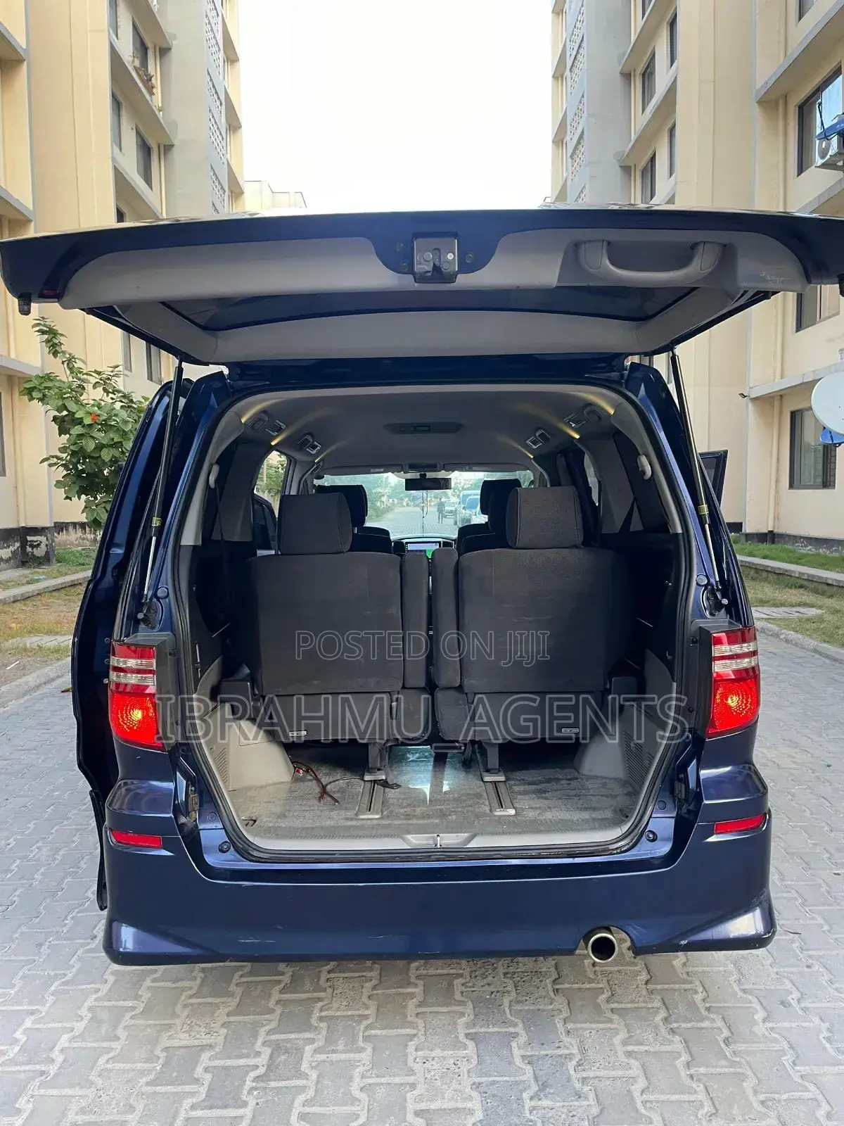 Toyota Alphard 2.4 Petrol AWD 2006 Blue