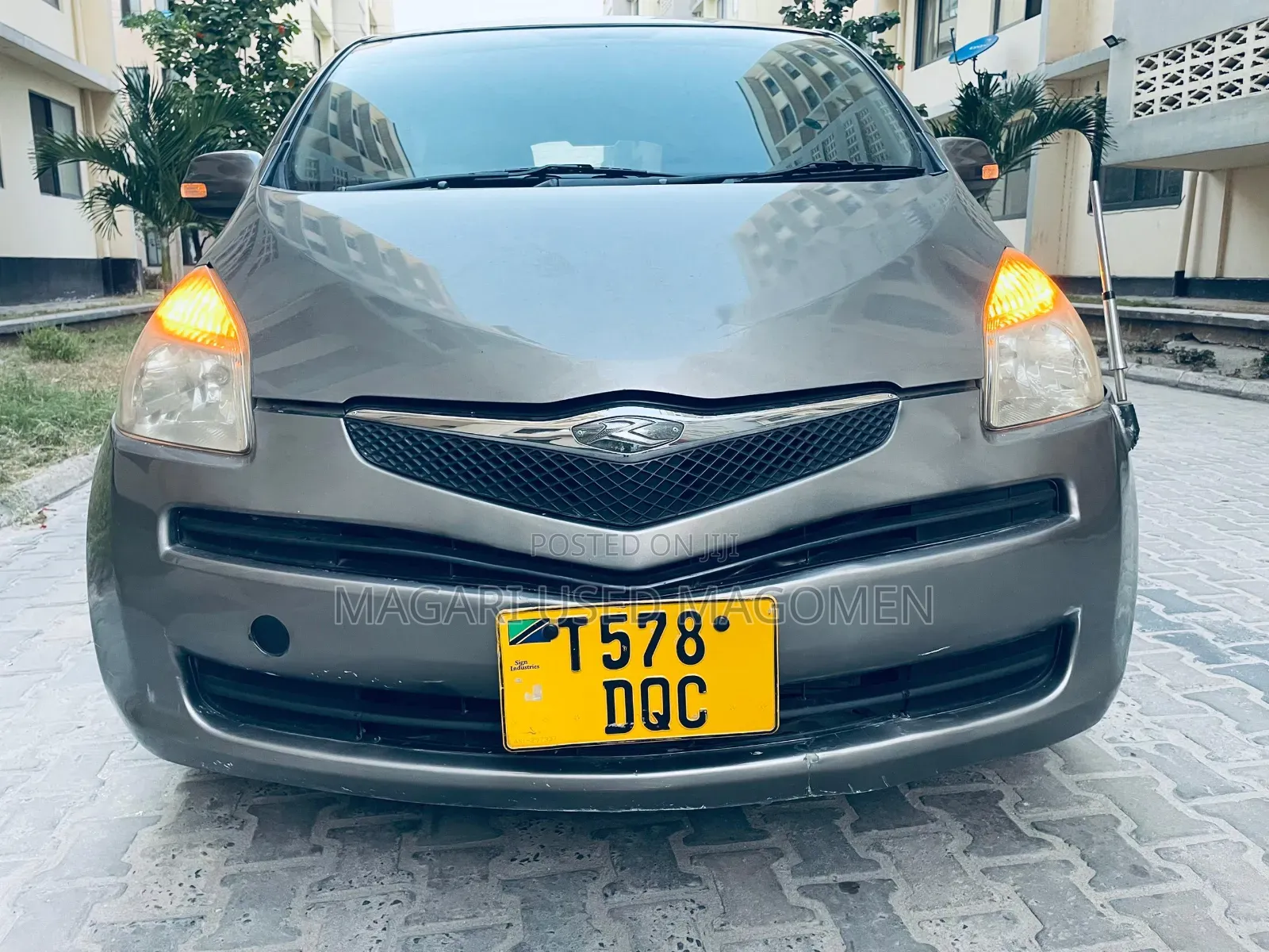 Toyota Ractis 1.5 AWD 2006 Gray