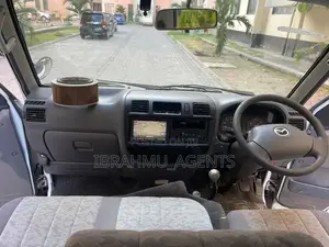 Toyota Ractis 1.5 AWD 2006 Gray