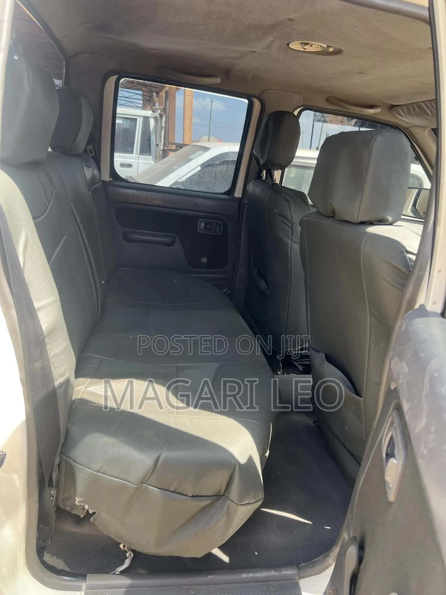 Nissan Hardbody 2005 White