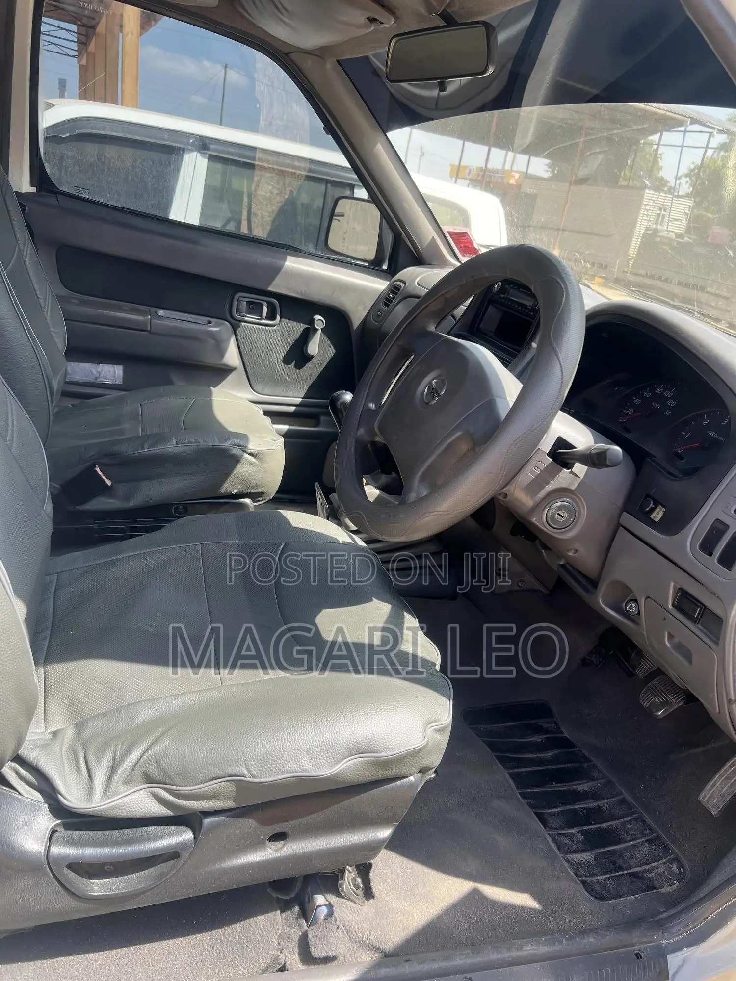 Nissan Hardbody 2005 White