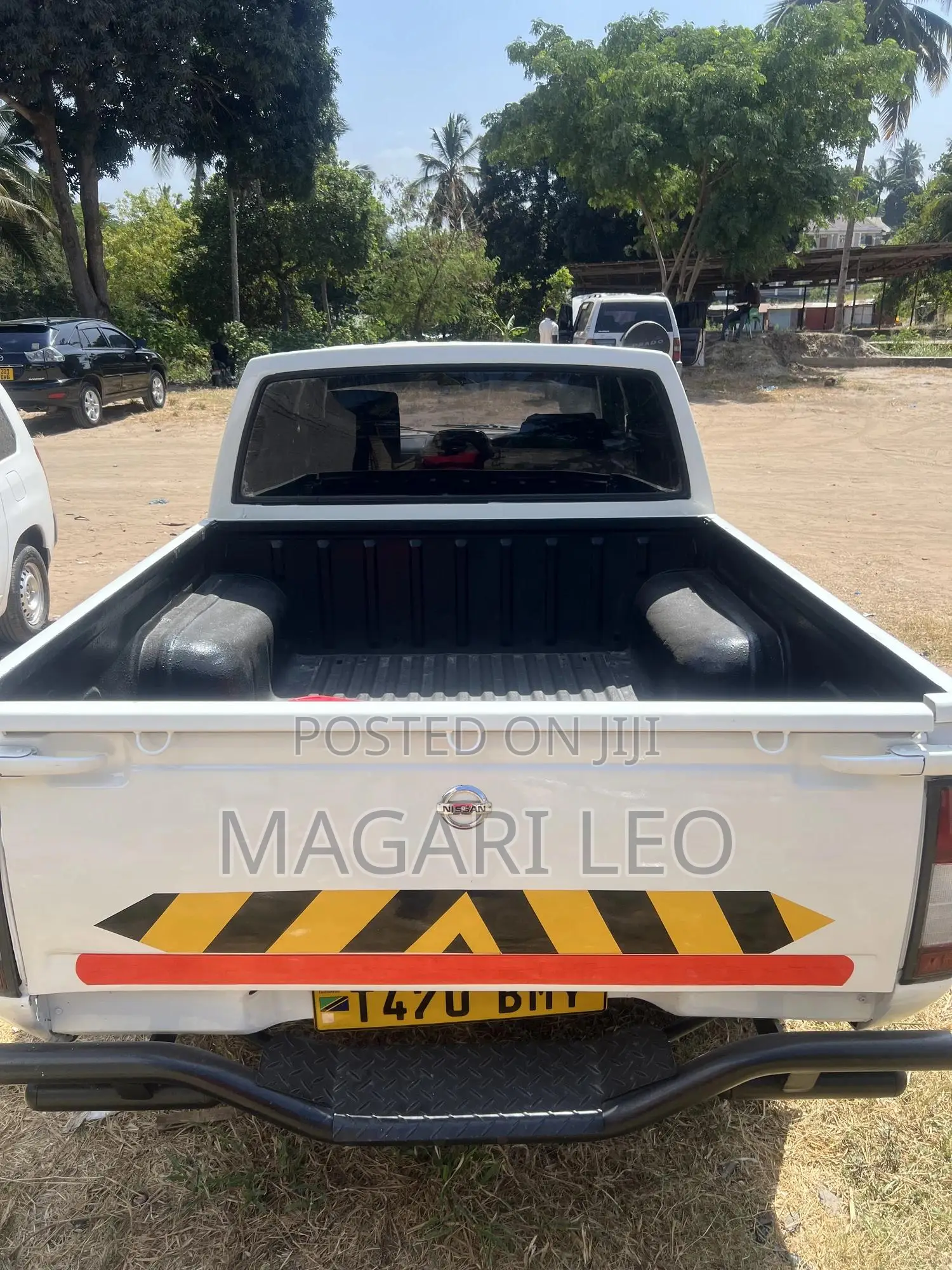Nissan Hardbody 2005 White
