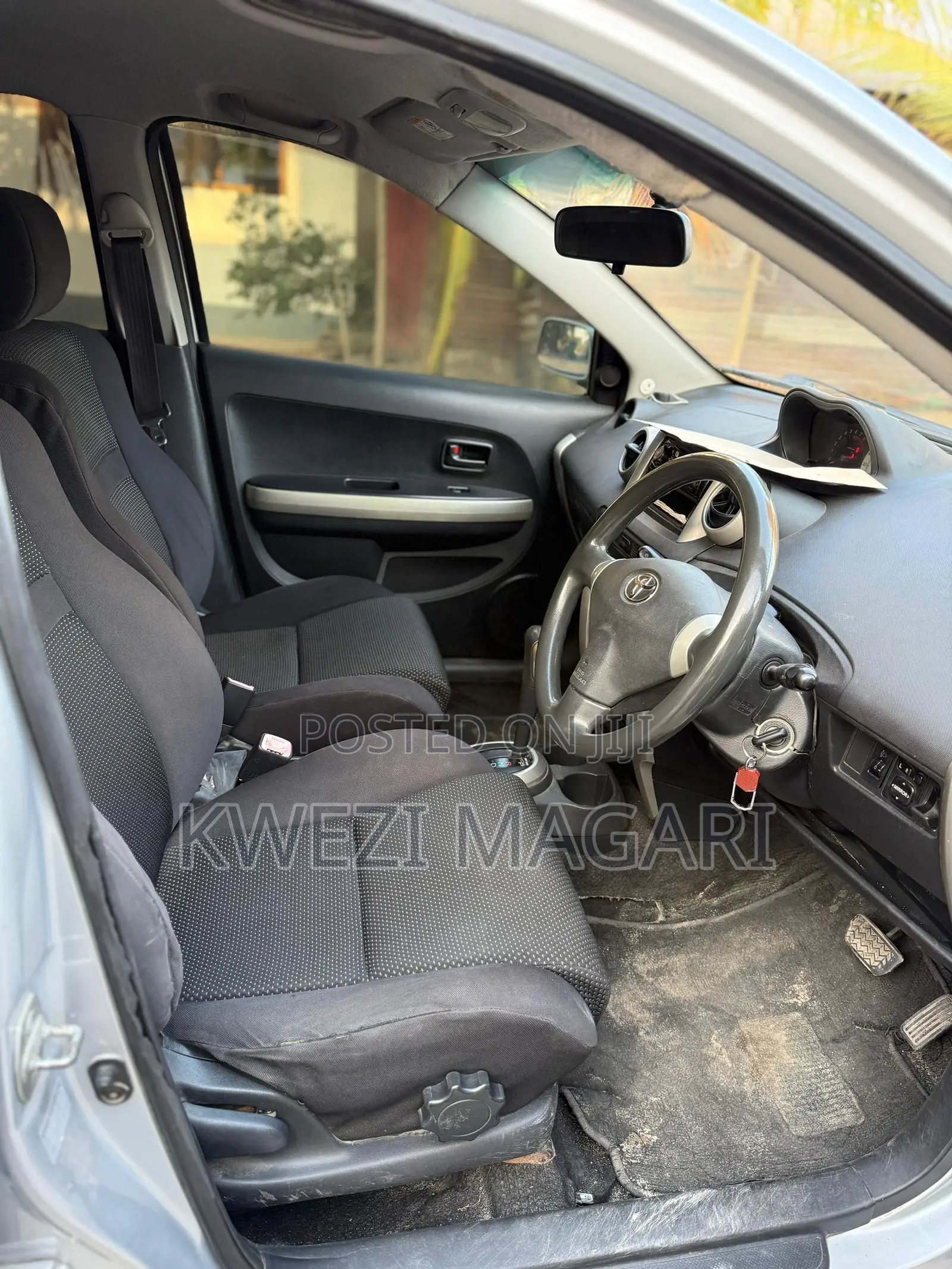 Toyota IST 2005 Silver