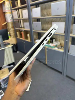 New Laptop HP EliteBook 845 G8 8GB AMD Ryzen 5 SSD 256GB