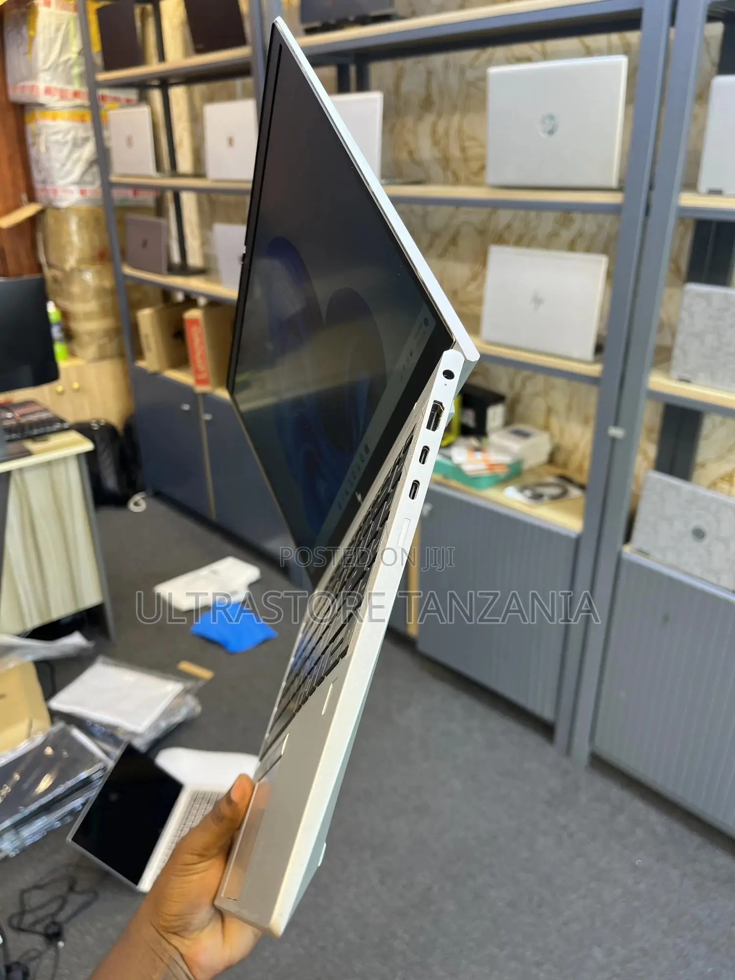 New Laptop HP EliteBook 845 G8 8GB AMD Ryzen 5 SSD 256GB