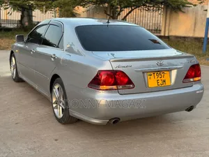 Toyota Crown 2006 Silver