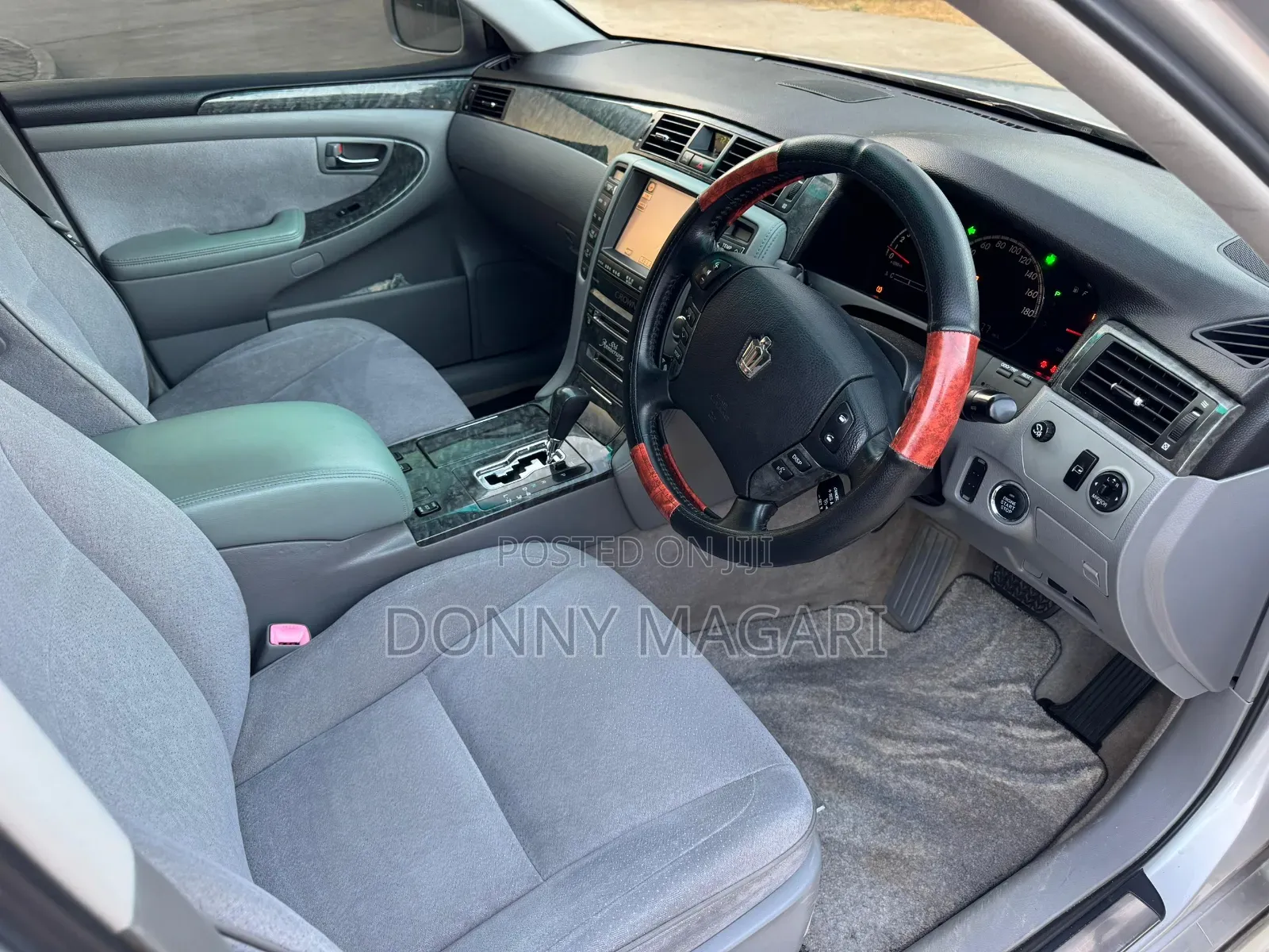 Toyota Crown 2006 Silver
