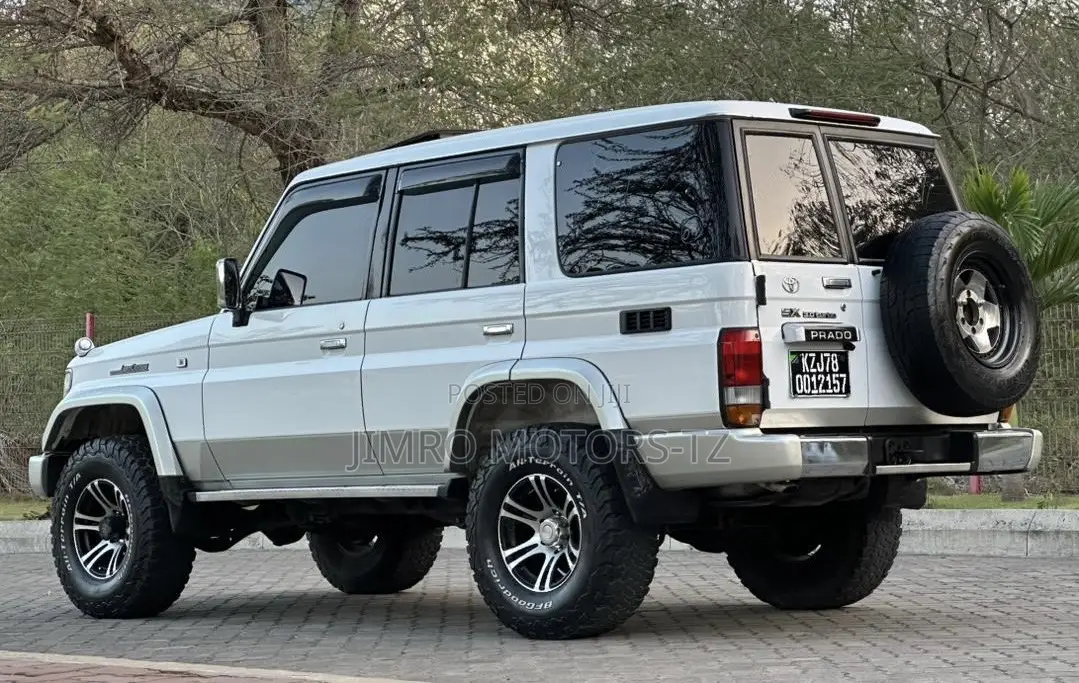 Toyota Land Cruiser Prado 1999 White