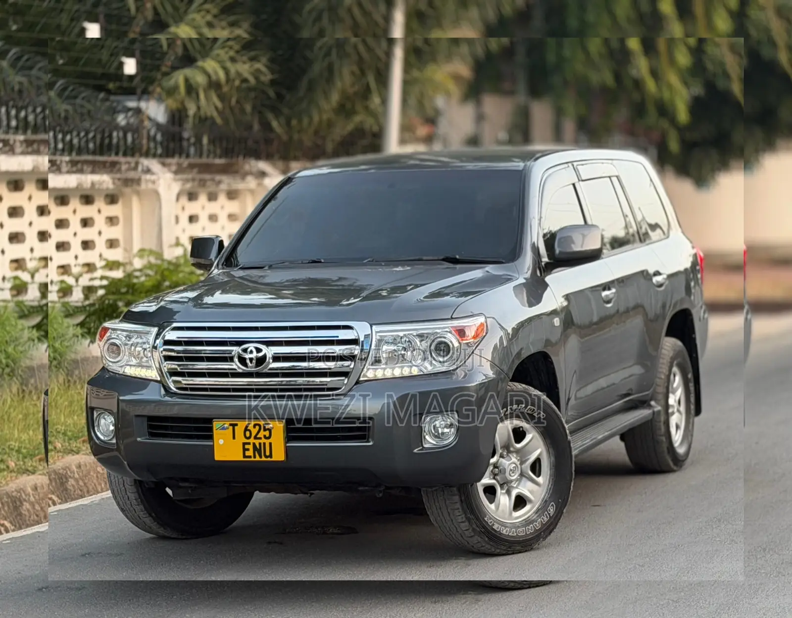 Toyota Land Cruiser 2013 Gray