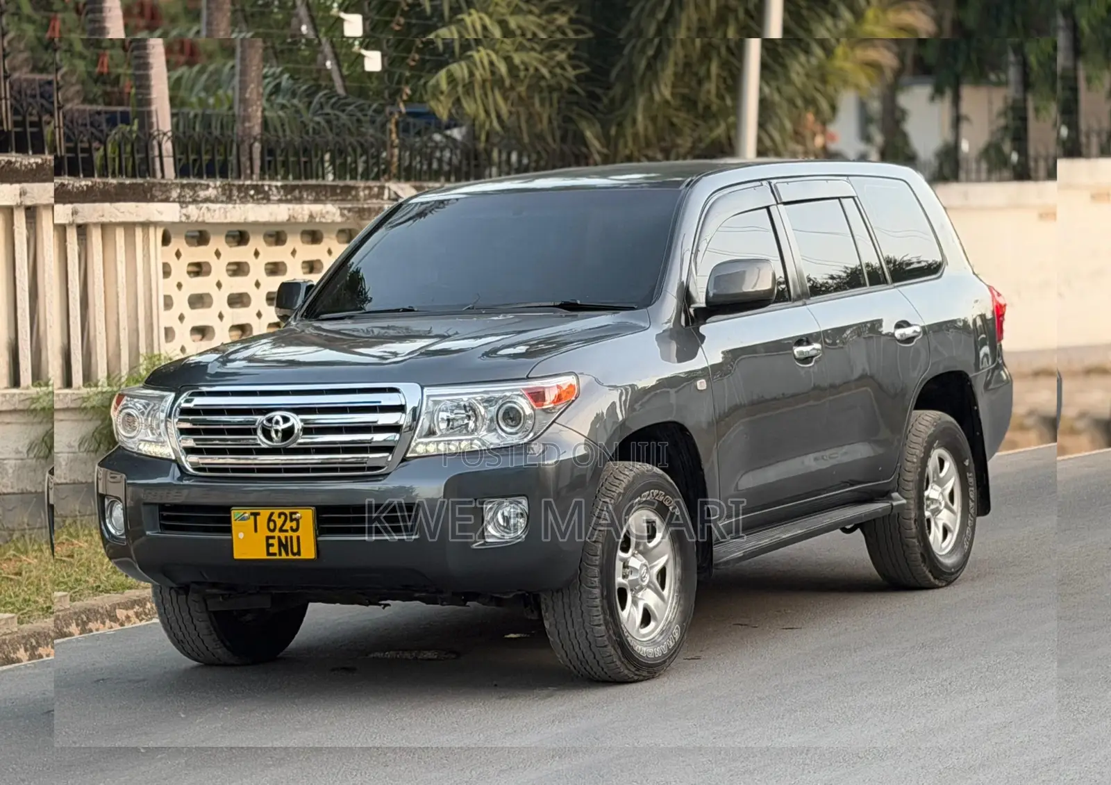 Toyota Land Cruiser 2013 Gray