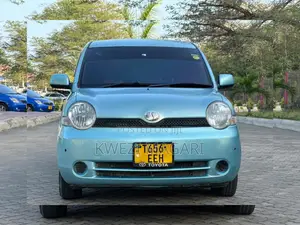 Toyota Sienta 2006 Blue