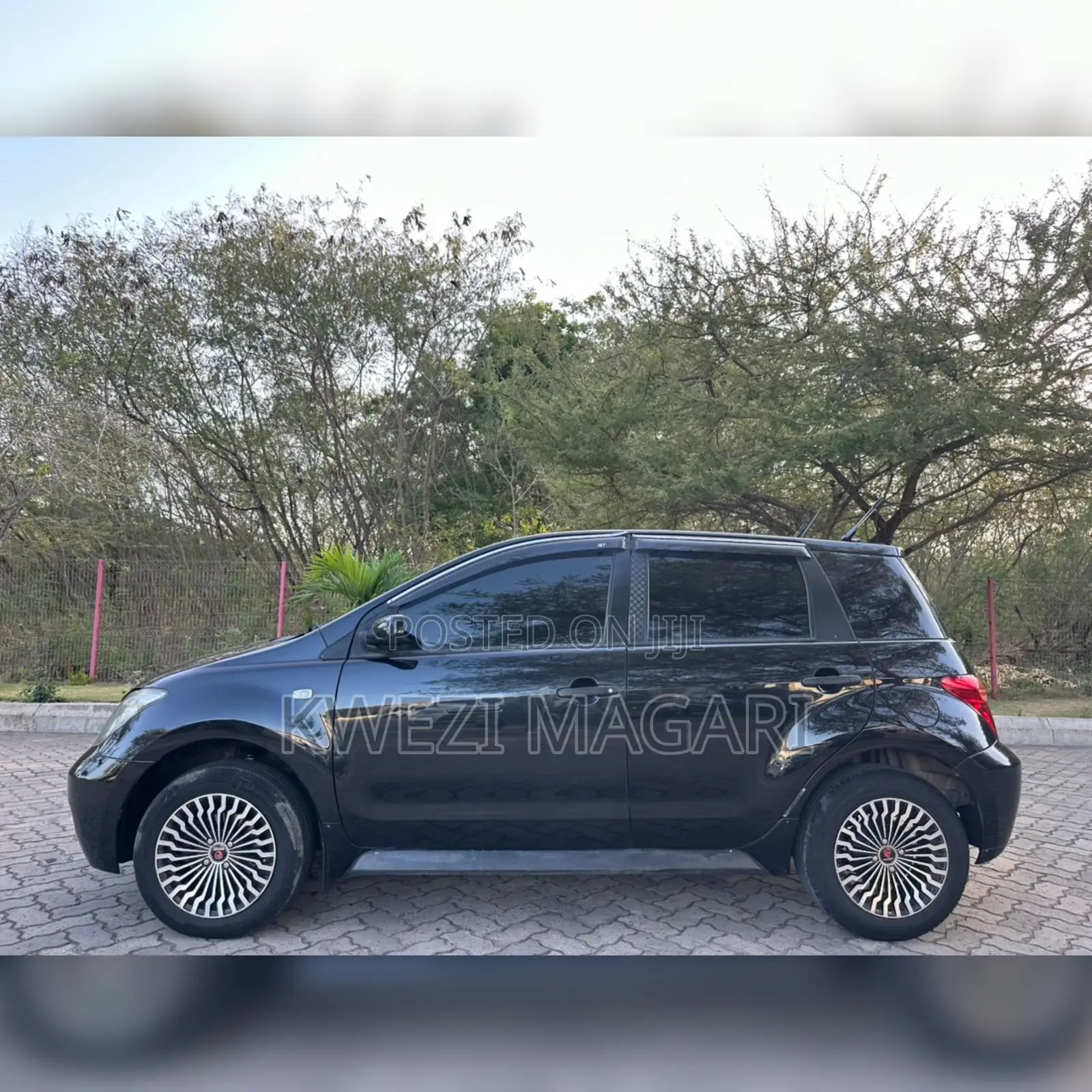 Toyota IST 2004 Black