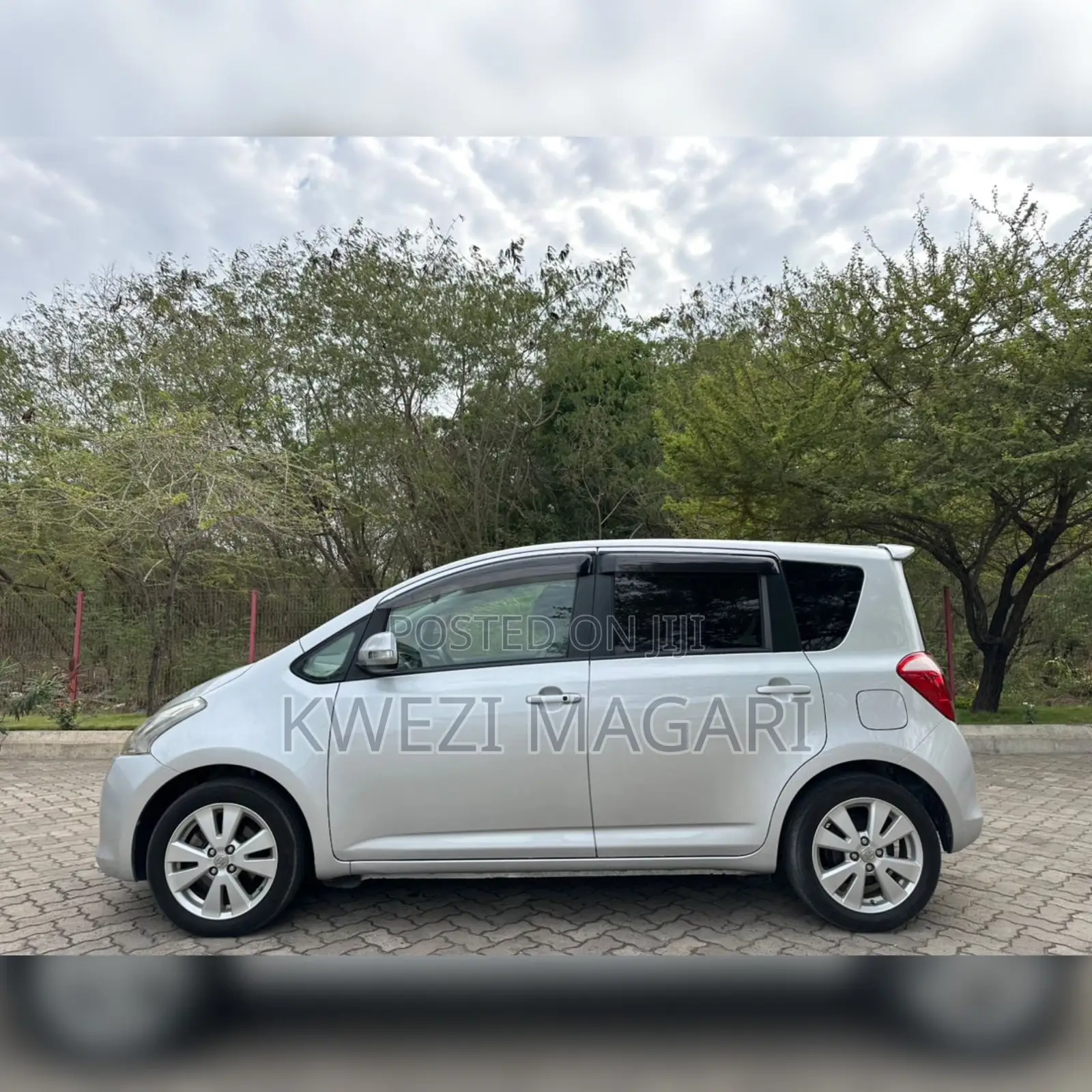Toyota Ractis 2007 Silver