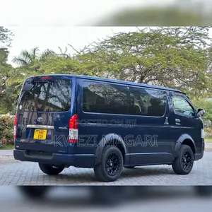 Toyota HiAce 2009 Blue