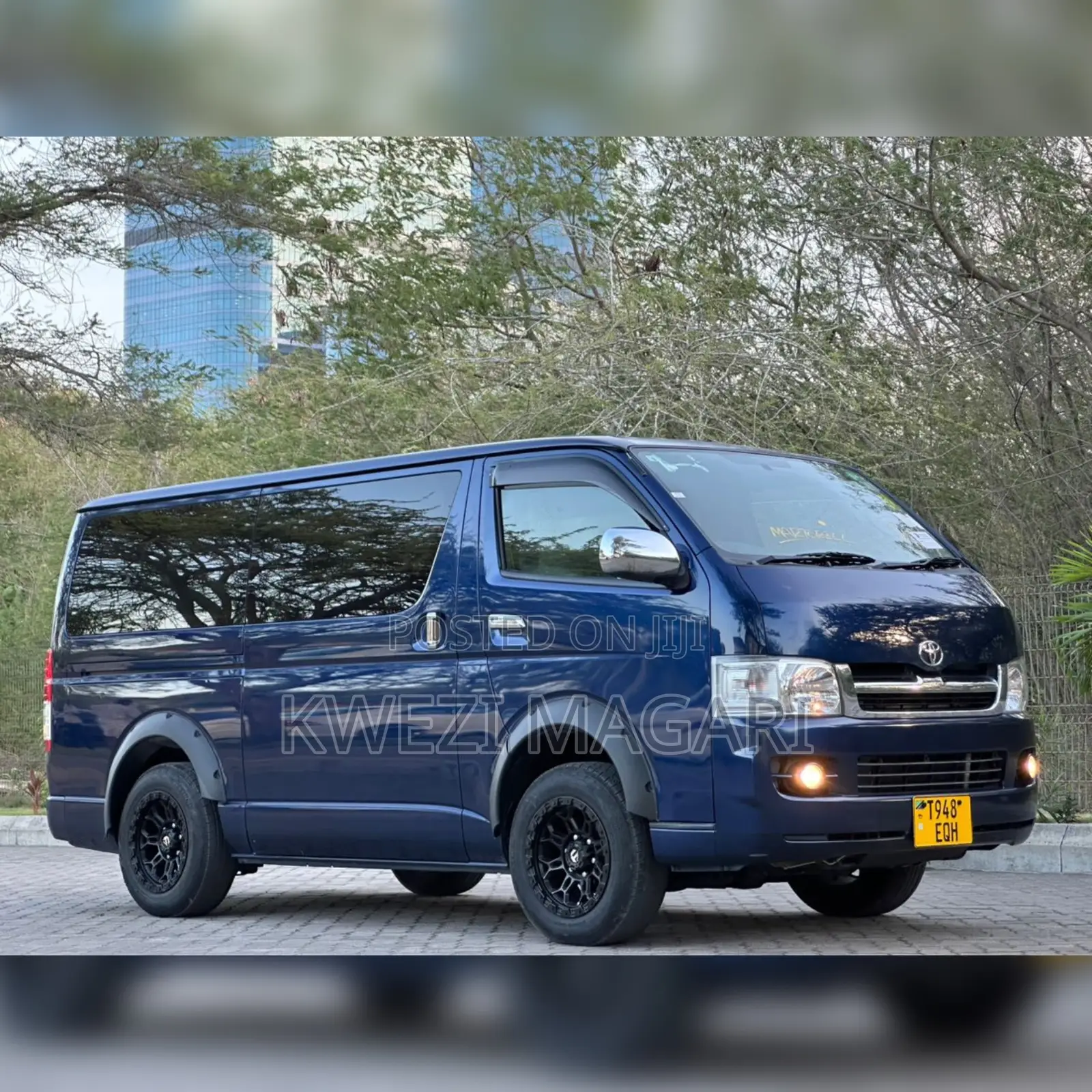 Toyota HiAce 2009 Blue
