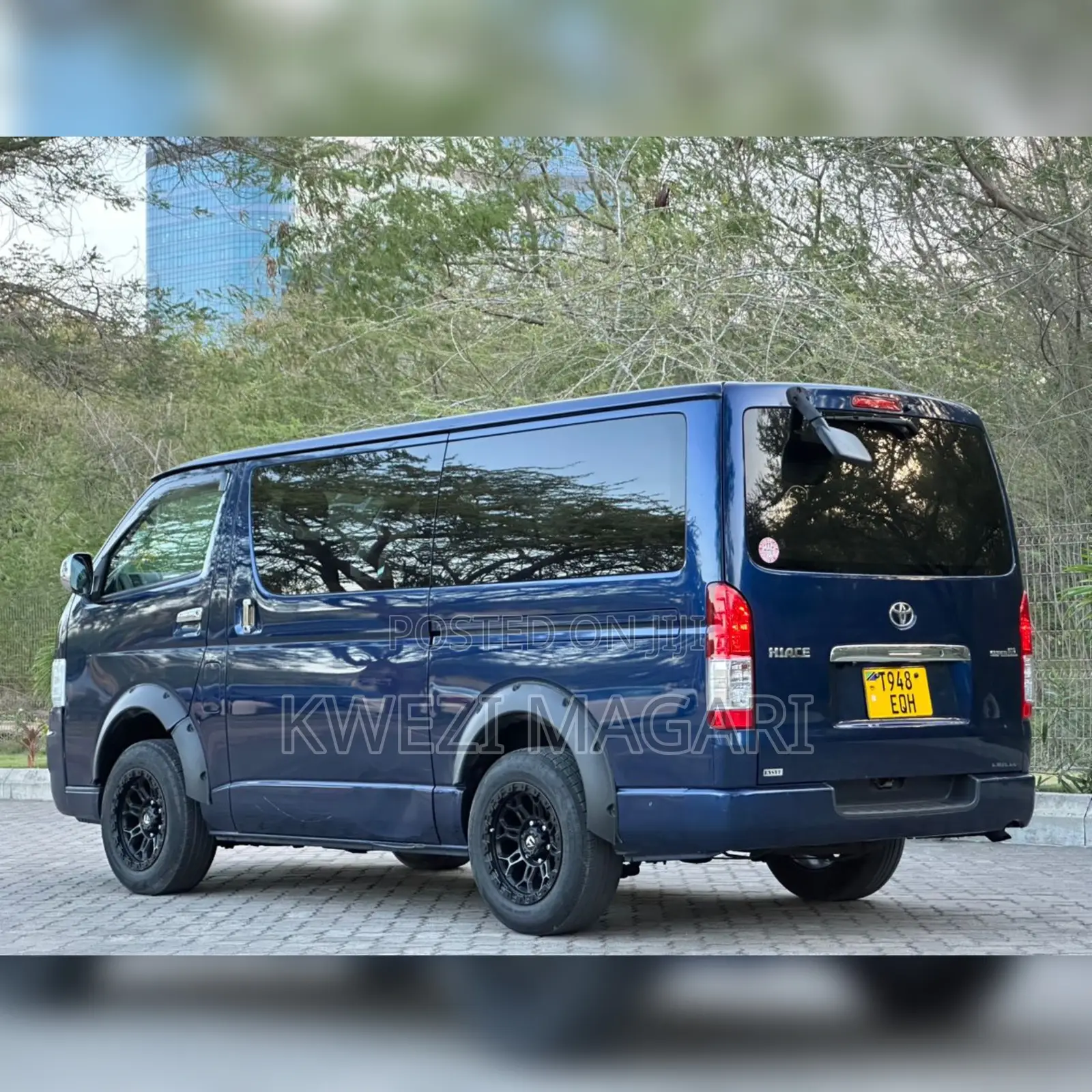 Toyota HiAce 2009 Blue