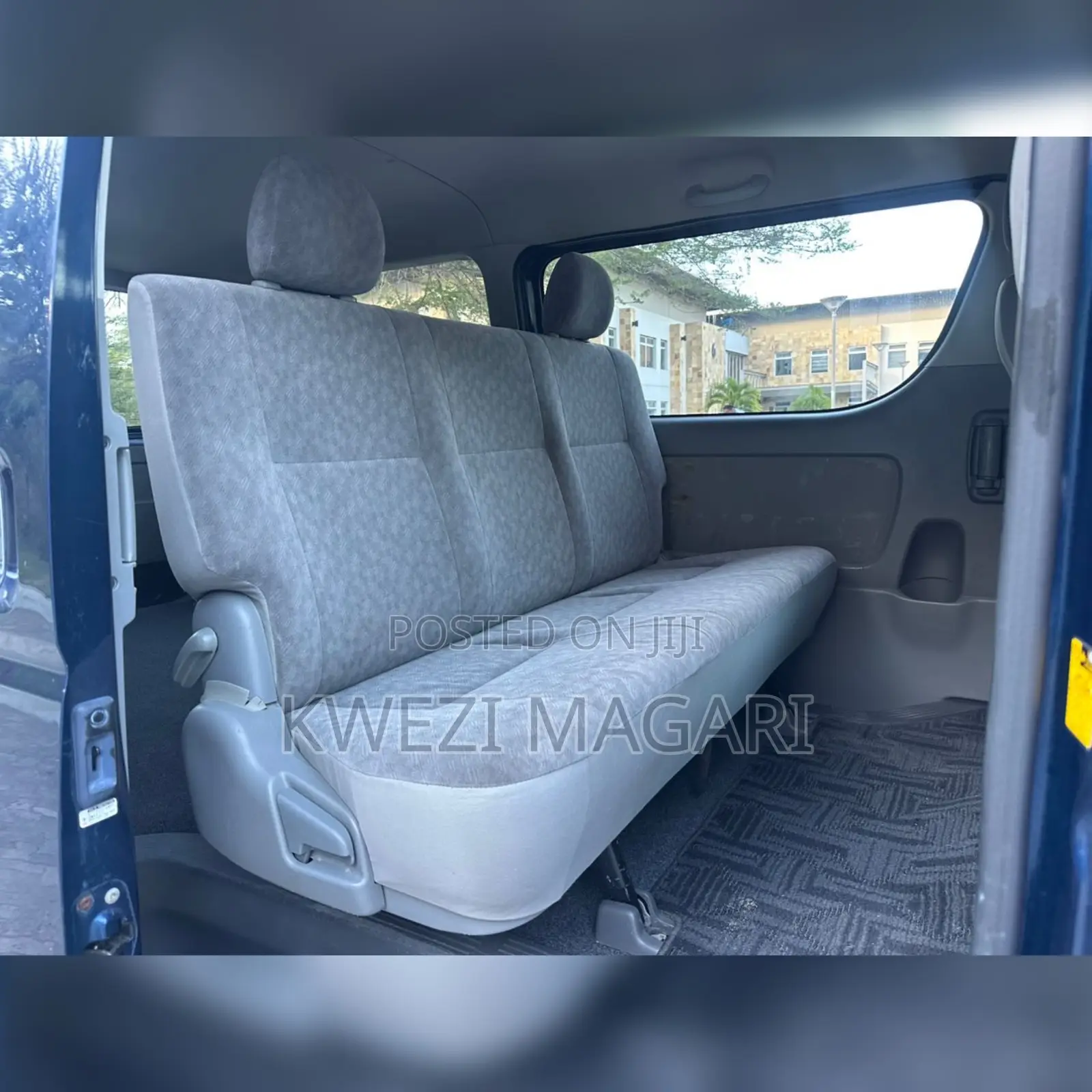Toyota HiAce 2009 Blue