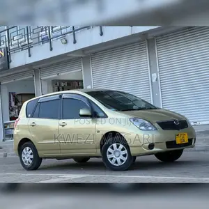Toyota Corolla Spacio 2003 Gold