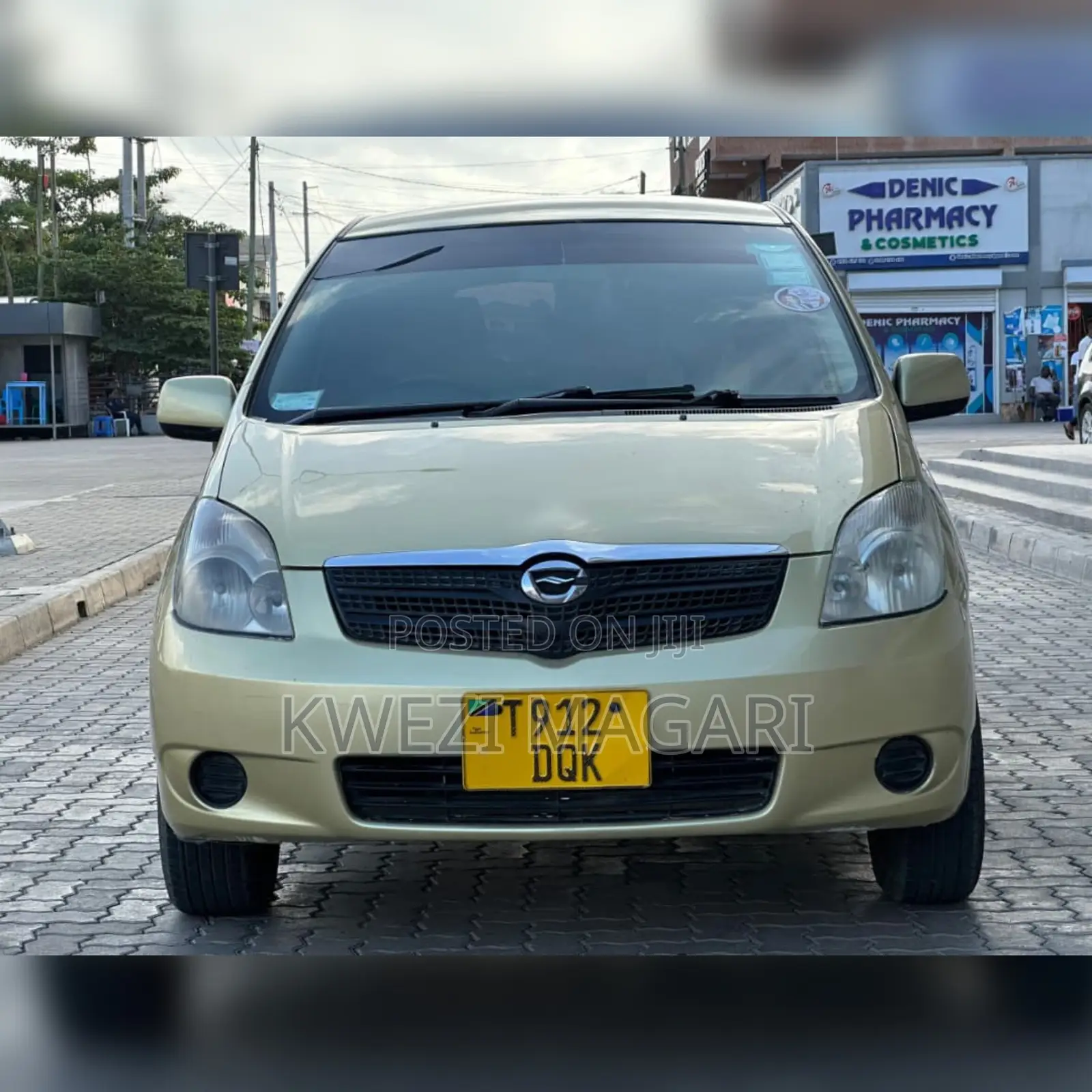 Toyota Corolla Spacio 2003 Gold