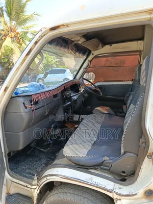 Nissan Caravan (Urvan) 1999 White