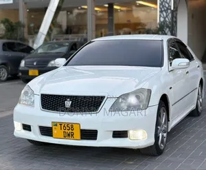 Toyota Crown 2006 White