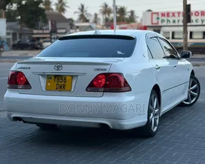 Toyota Crown 2006 White