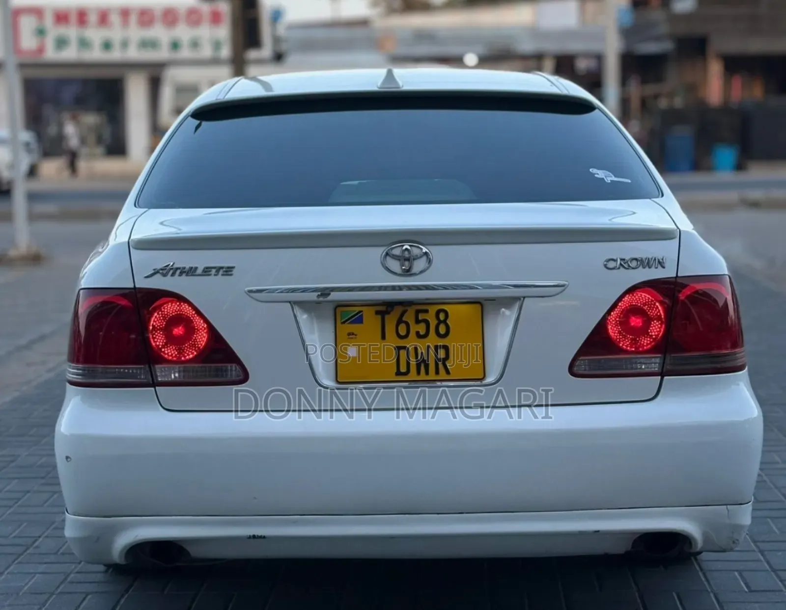 Toyota Crown 2006 White