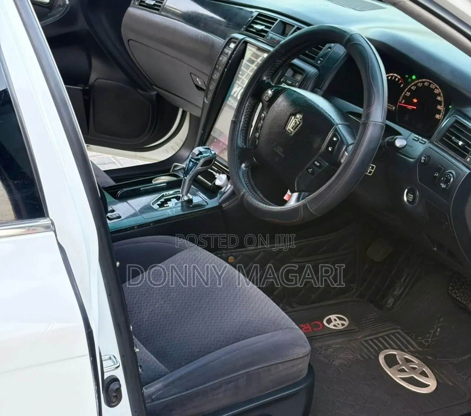 Toyota Crown 2006 White
