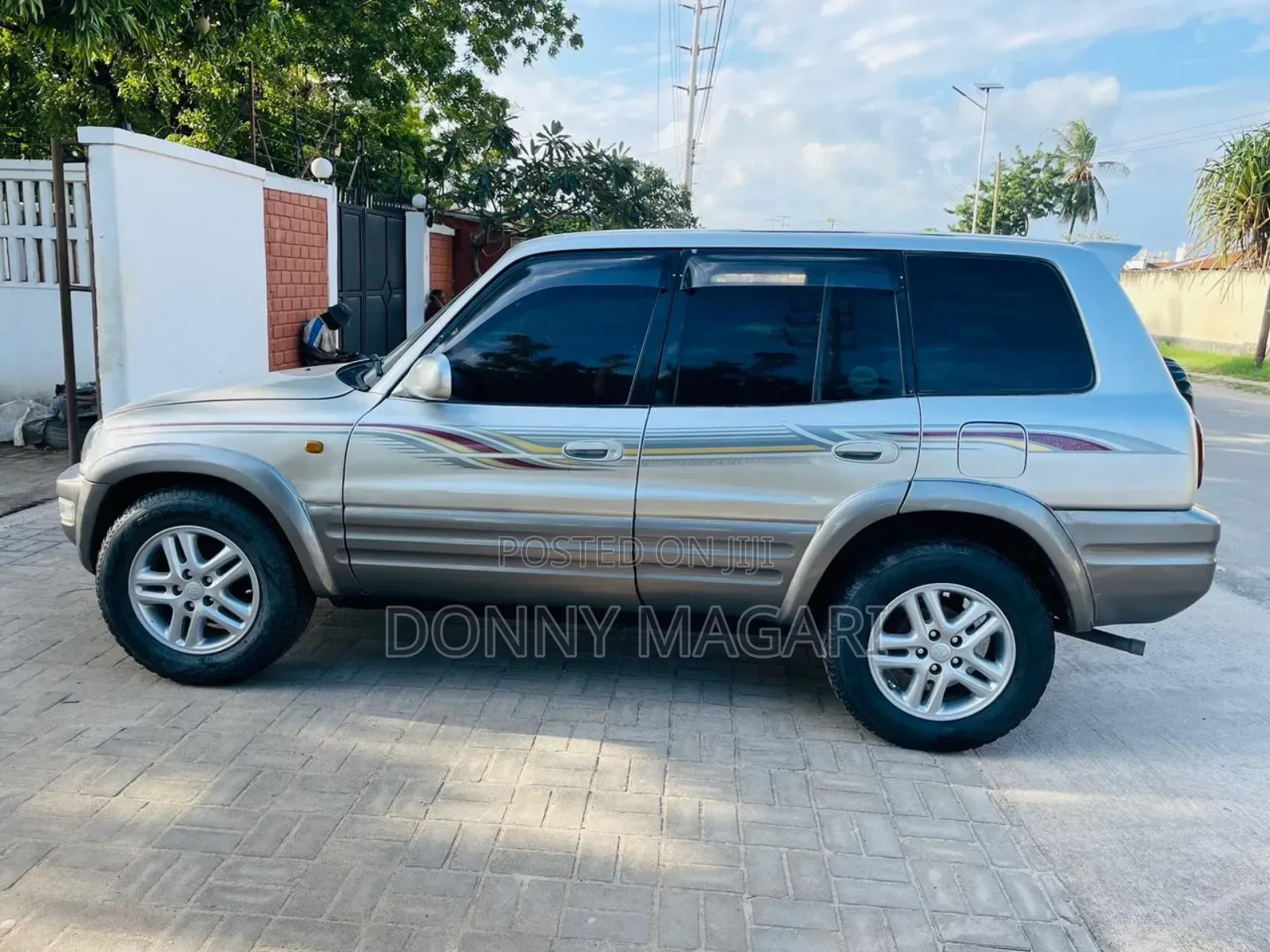 Toyota RAV4 1999 Silver
