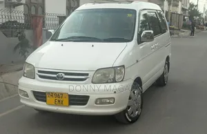 Toyota Noah 2001 White