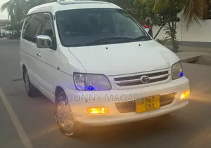 Toyota Noah 2001 White