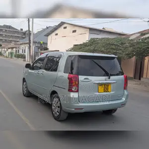 Toyota Raum 2007 Blue