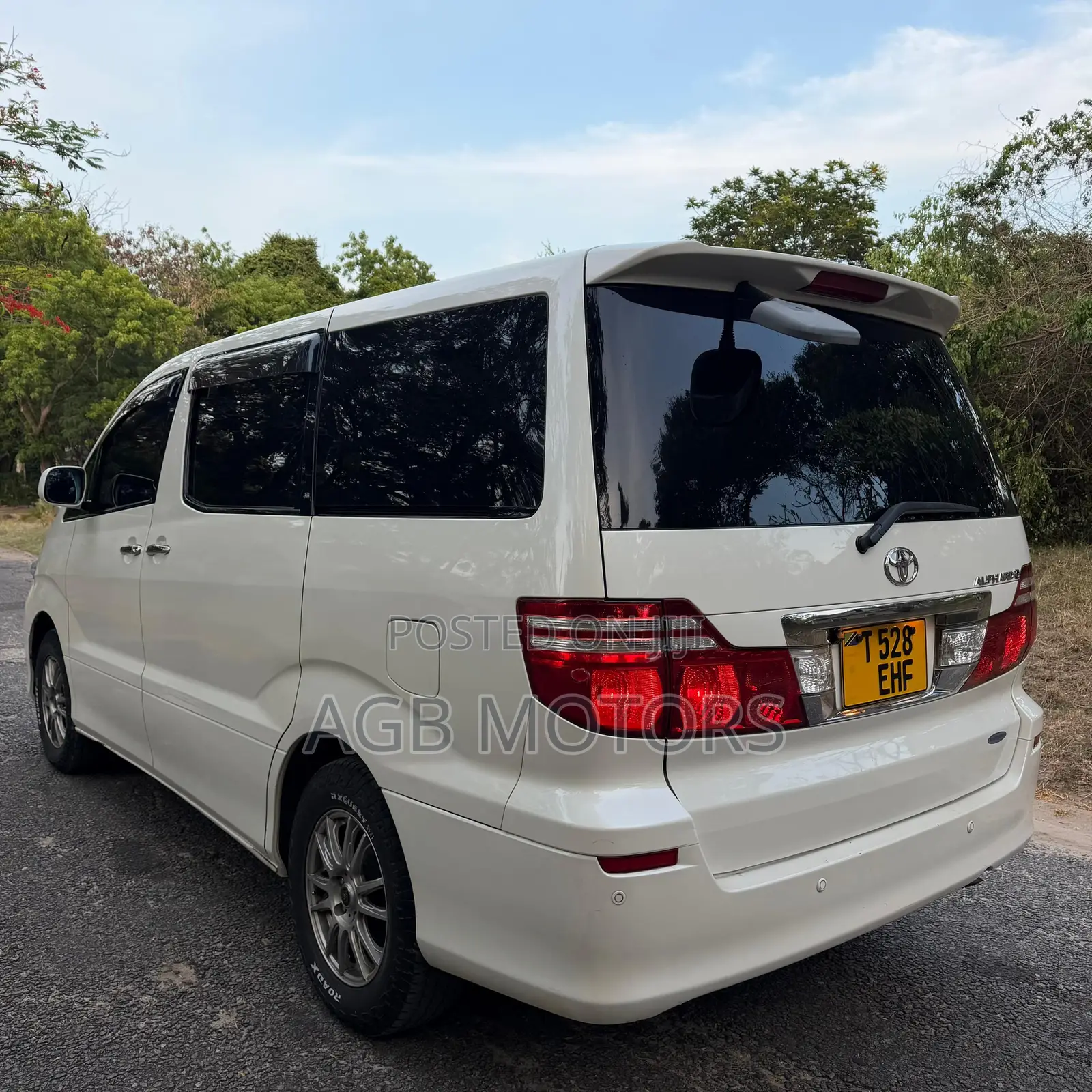 Toyota Alphard 2.4 Petrol FWD 2006 White