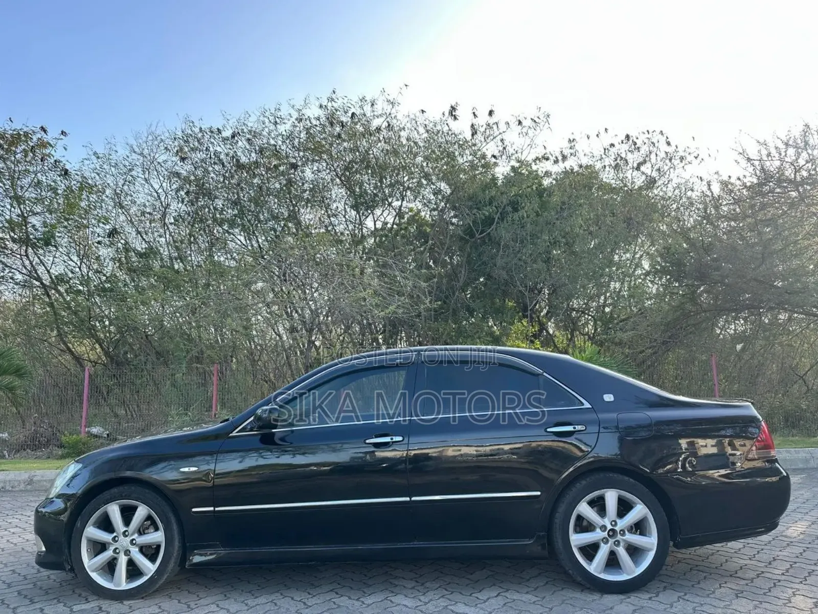 Toyota Crown Royale 2005 Black