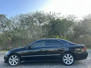 Toyota Crown Royale 2005 Black