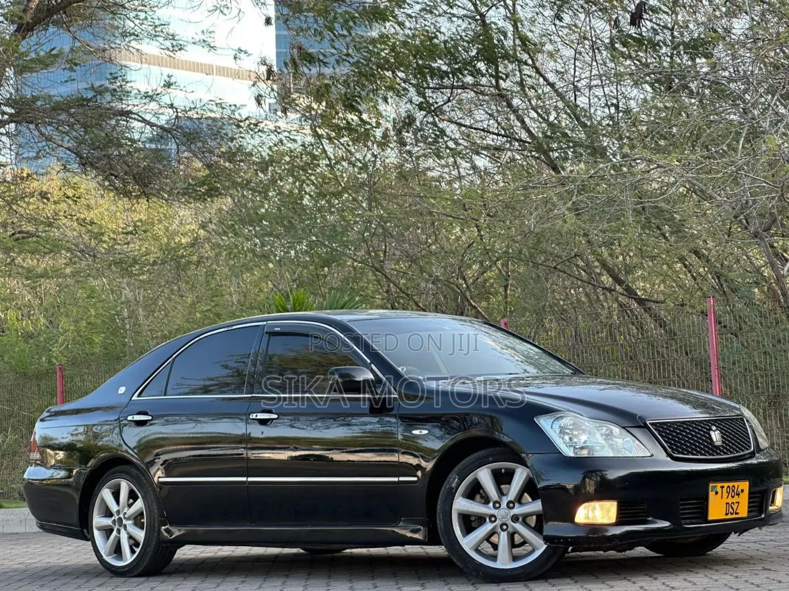 Toyota Crown Royale 2005 Black