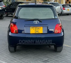 Toyota IST 2005 Blue