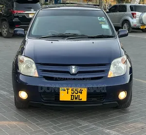 Toyota IST 2005 Blue