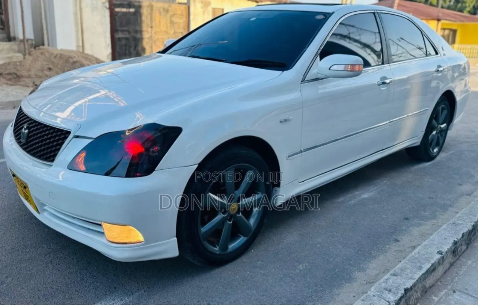 Toyota Crown 2006 White