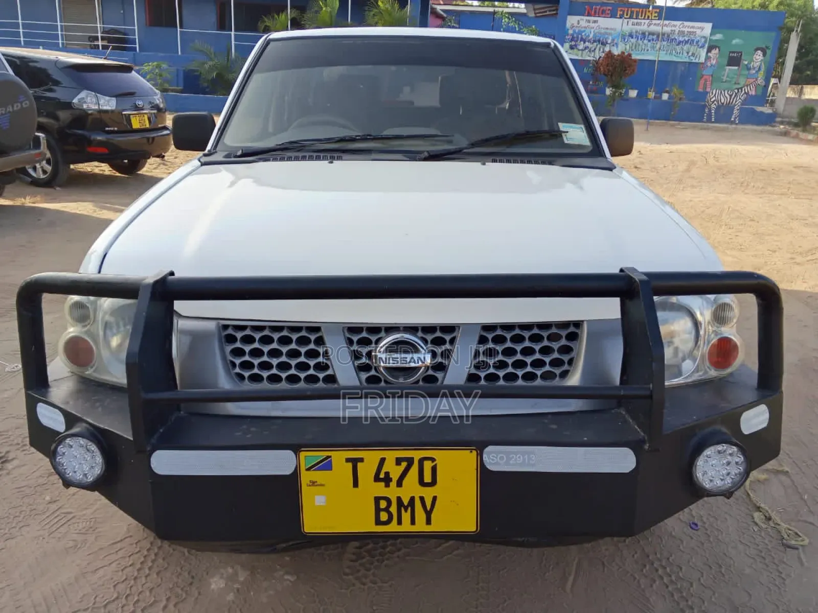 Nissan Hardbody 2010 White