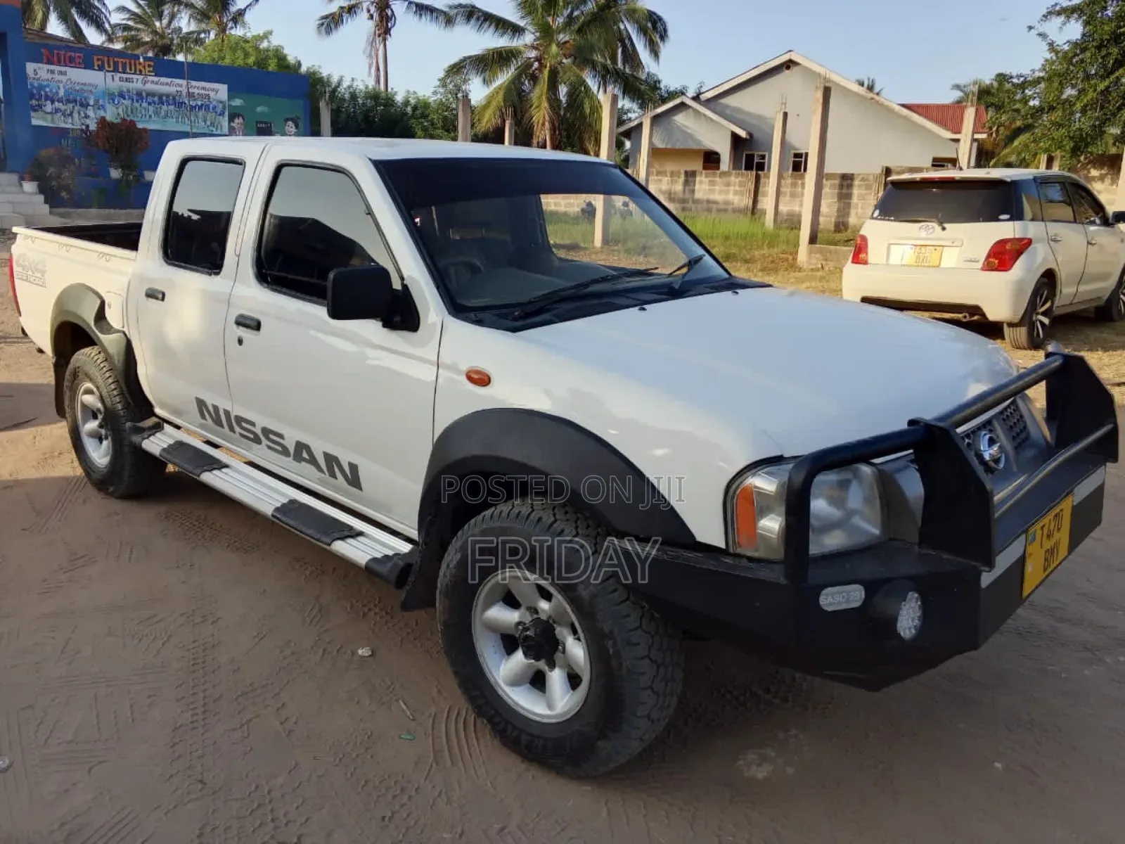 Nissan Hardbody 2010 White