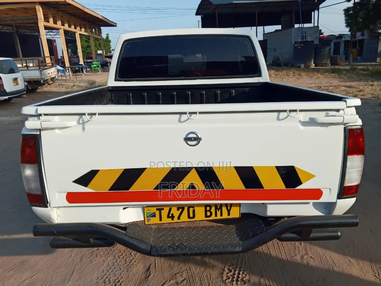Nissan Hardbody 2010 White