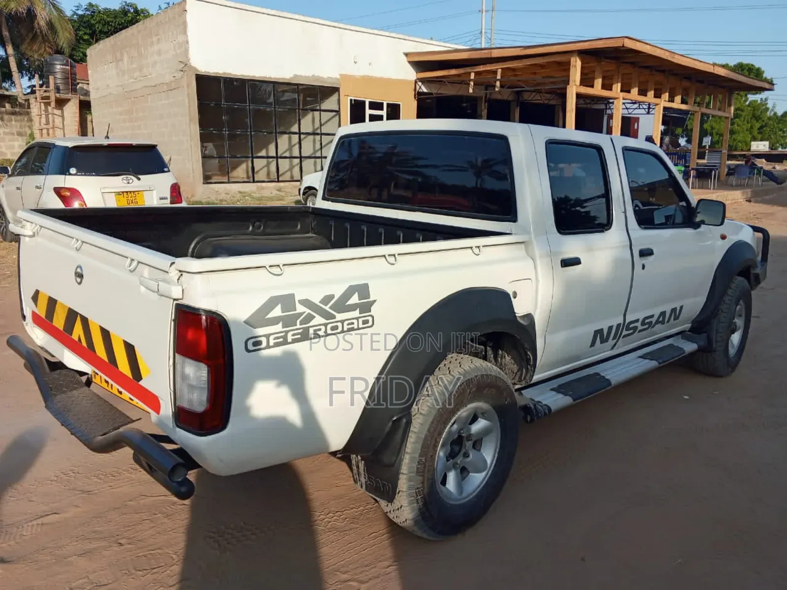 Nissan Hardbody 2010 White