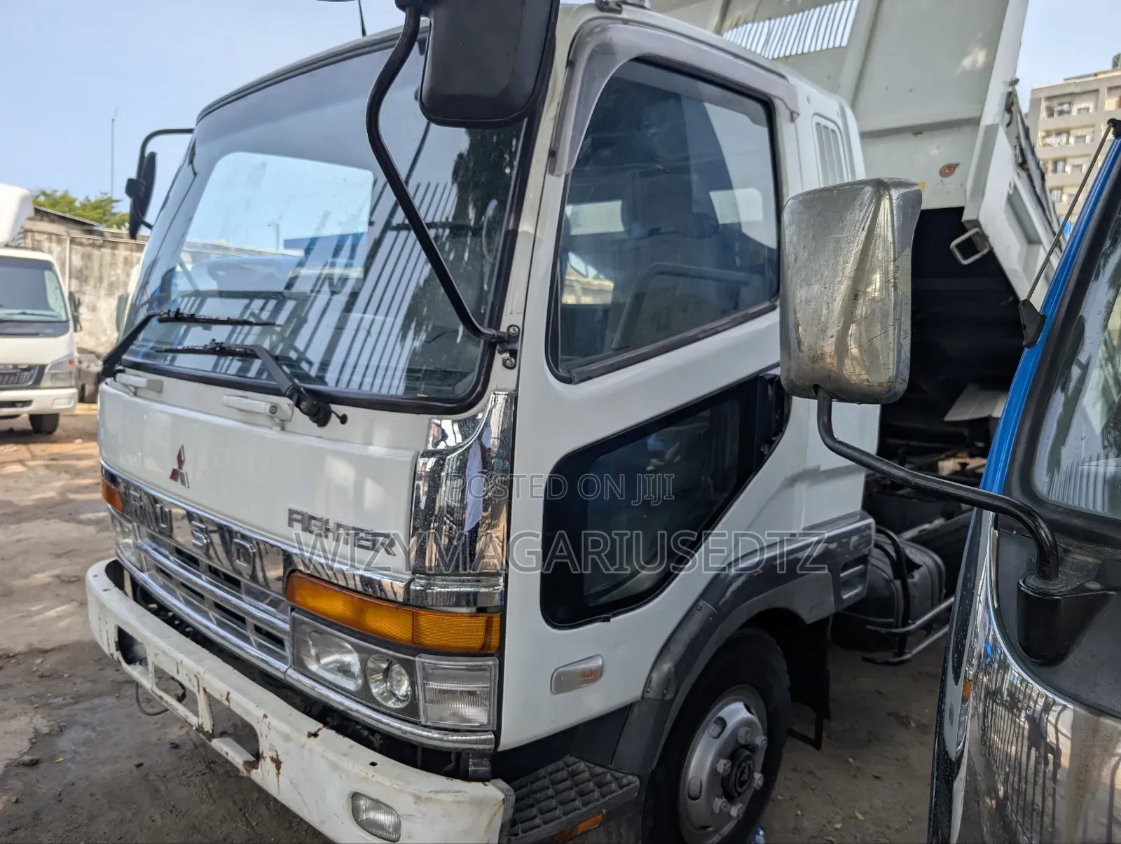 Mitsubishi Fuso Tipper 1996 White